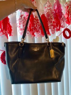 Ladies Leather COACH Silver Hardware