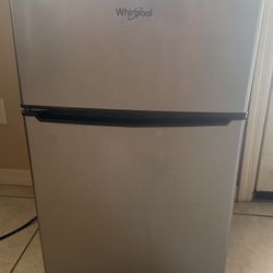 Whirlpool Mini Fridge 3.2 Cu. Ft