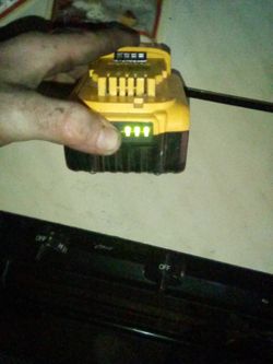 DeWalt 20v 4AH XR lithium Ion