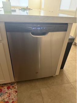 GE dishwasher VERY CLEAN!!