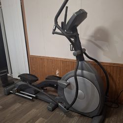 Commercial/Gym Grade Elliptical Machine