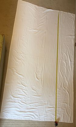 Round & Rectangular White Tablecloths