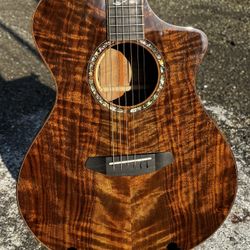 Breedlove Custom Concert All Walnut