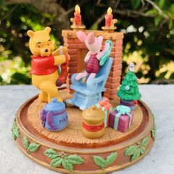 Disney Winnie The Pooh Xmas Christmas Theme Figurine Dome Display 