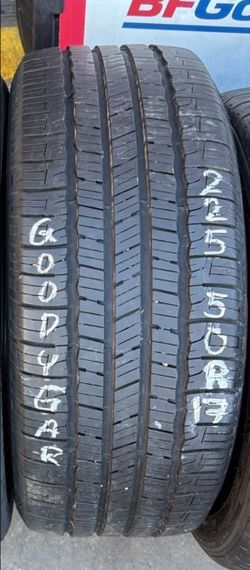 Tire 225 50 17