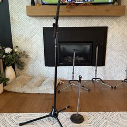2 Microphone Stands 