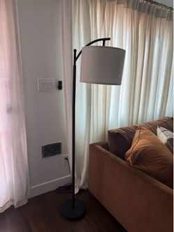 Floor lamp (62” tall)