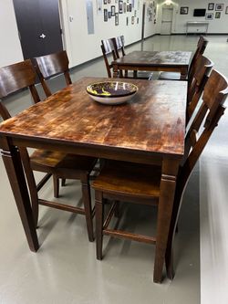 Counter Height Tables & Chairs