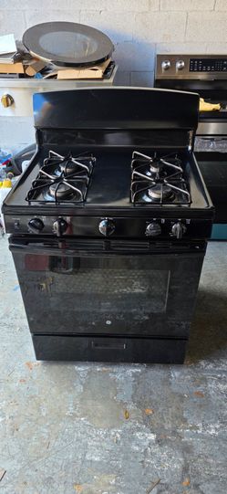 GE GAS RANGE IN BLACK WORK PERFECTLY