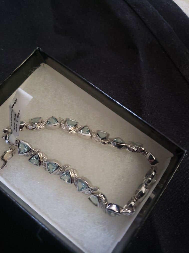 7in Swiss Blue Topaz Diamond Bracelet