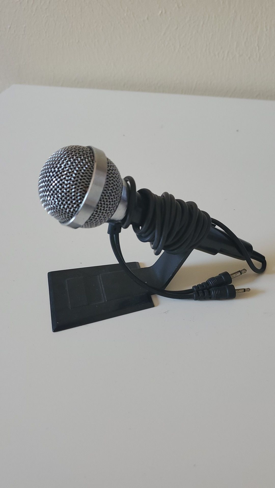 Microphone