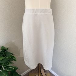 Rue21 white ribbed midi skirt with elastic waistband Size XL but fits a L too!