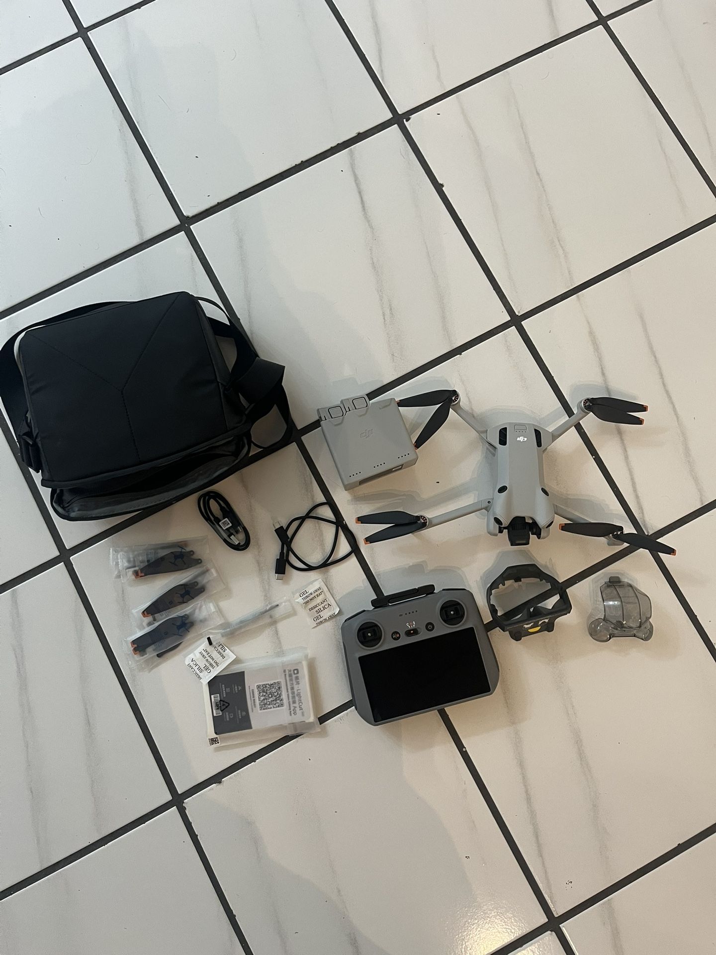 DJI Mini Pro 4 Fly More Combo
