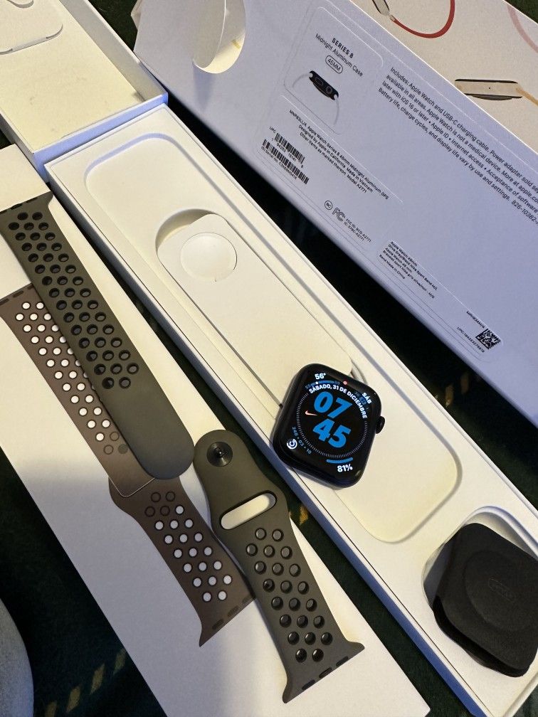 Apple Watch Series 8 45mm Midnight Aluminum Case With Olive Grey