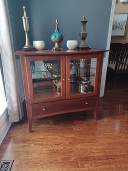 Lighted three side glasses curio Cabinet