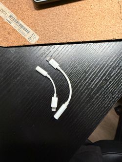 Apple Lightning to 3.5mm headphone adapter