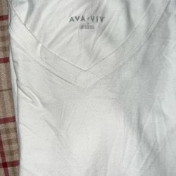 Ava & Viv White Shirt Size 1X