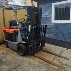 Forklift Toyota  Electric 