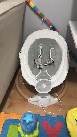 ✨ FOR SALE: Brand New Baby Swing ✨