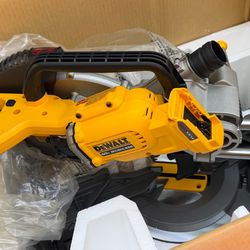 New DeWalt 60V MAX Flexvolt 12 in. Cordless Brushless Dual-Bevel Sliding Compound Miter Saw Tool Only