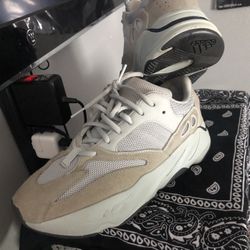 Yeezy Boost 700 Analog