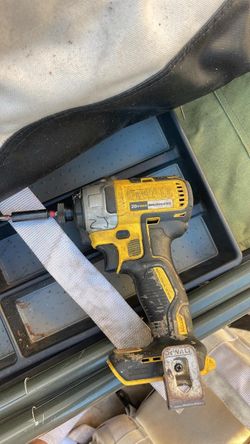 Dewalt drill with battery charger and a max fit modular right angel