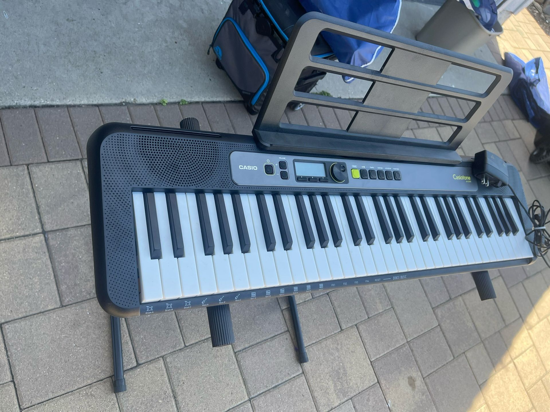 61 Key Electric Keyboard With Stand 