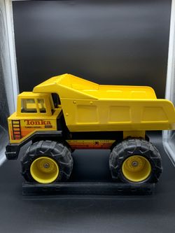 Metal tonka trucks best sale 1980s