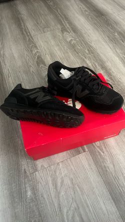 All Black New Balance 574 w/ Reflective Lettering SIZE 8 (one ripped shoe lace)