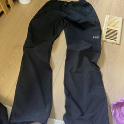 LOW PRICE MOVING- $225 + Tax Retail NWOT SNOWBOARDING WATERPROOF PANTS