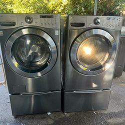 Washer And Dryer With Pedestals 