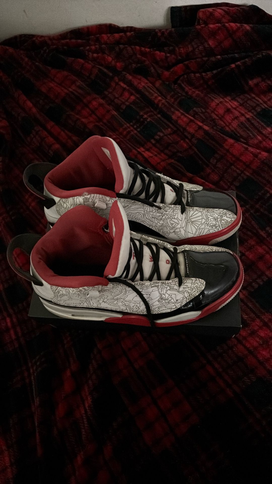 Air Jordan Dub Zeros Black,white,red 8.5