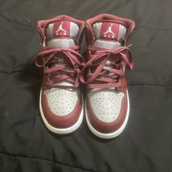 cherrywood red jordan 1 mid 