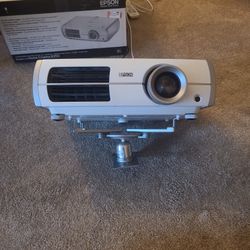 PowerLite Home Cinema 8(contact info removed)p 3LCD Projector