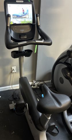 Precor UBK885 Upright bike with P82 Touch Capacitive Console