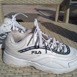 FILA TENNIS SHOES 