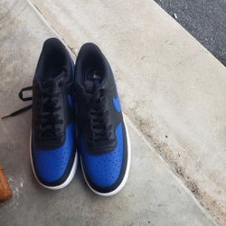 NIKE ROYAL BLUE AND BLACK SIZE:10 (Never Worn) $40