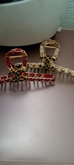 CC hair clips