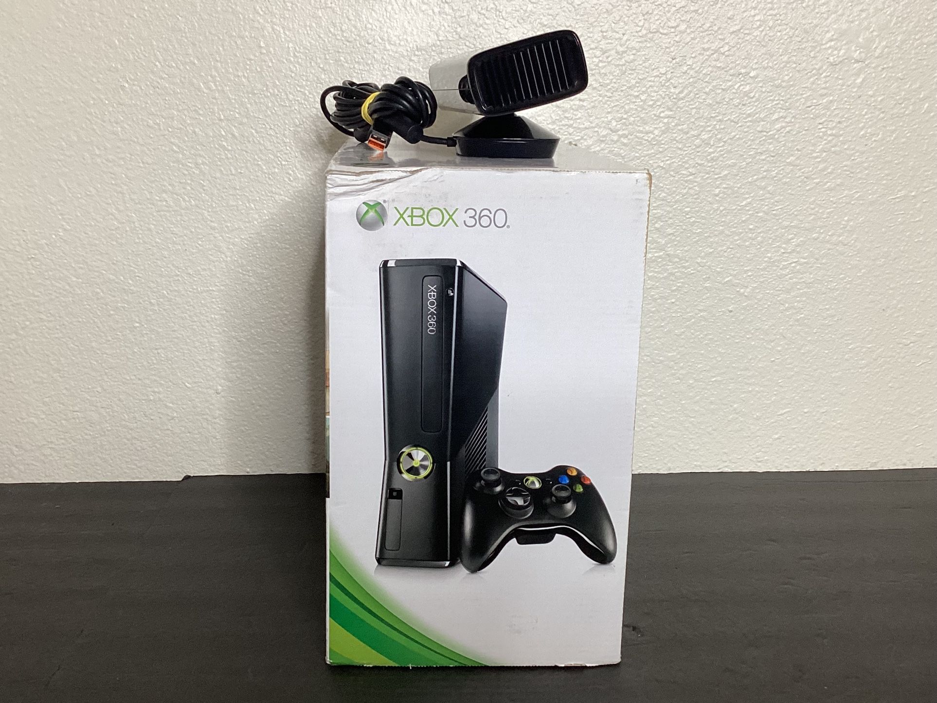 Xbox 360  Slim Console 250 Gb  With  Kinect 