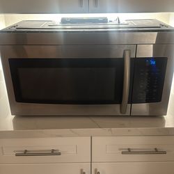 Stainless Steel Over-the-Range Microwave w/ Vent & Light – Works Great