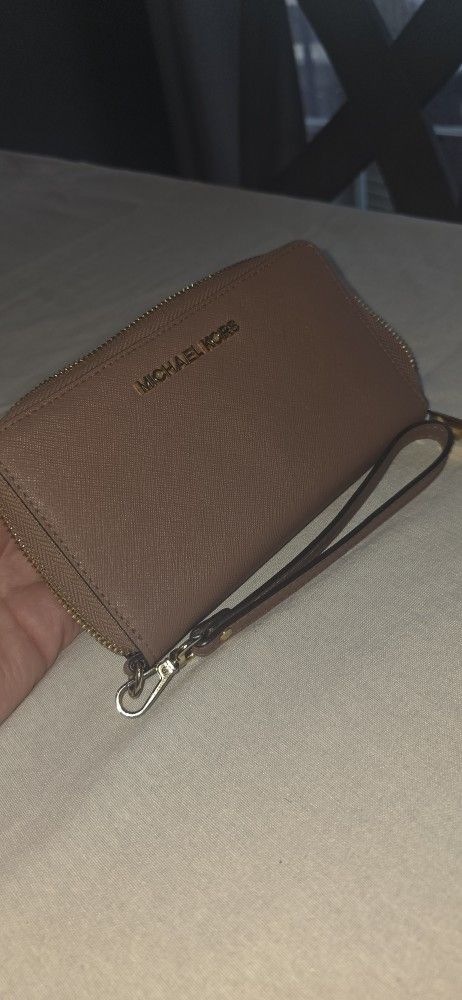 Michael Kors Dusty Blush Nude Wristlet 