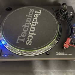 Technics 1200 MK7 Turntable