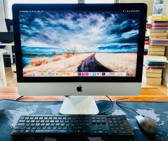Apple iMac 21” 4K 2017 Core i5 8GB 256GB Fully Functional Video//Photo Editing