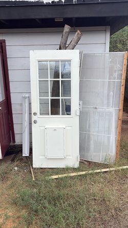 Exterior door with doggie door. 32 x 77.5