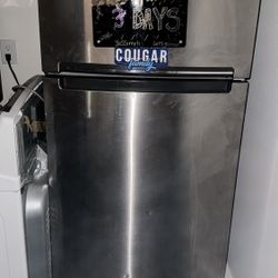 Refrigerator 