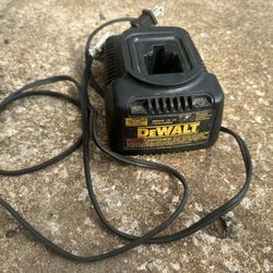 Dewalt Battery Charger