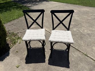 Set of 2 X-back metal dining chairs – like new