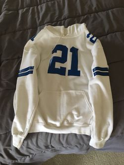 Zeke Elliot hoodie. Size Lg