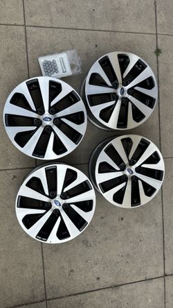 Set of 4 OEM Original Subaru Outback 2023 rims wheels with TMPS + original Subaru nuts