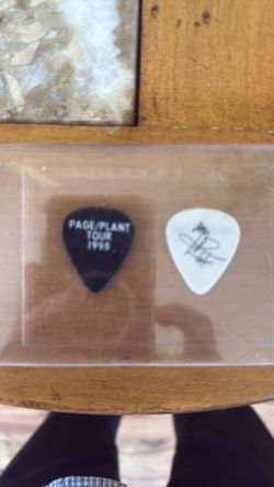 Jimmy Page guitar pics from 1998 Page/Plant tour
